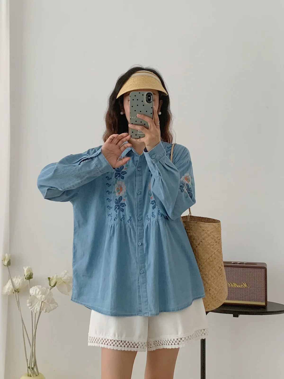 高級デザイナー服ボヘミアン花柄刺繍デニムシャツとブラウス女性のための秋の綿ソフトヴィンテージジーンズシャツ