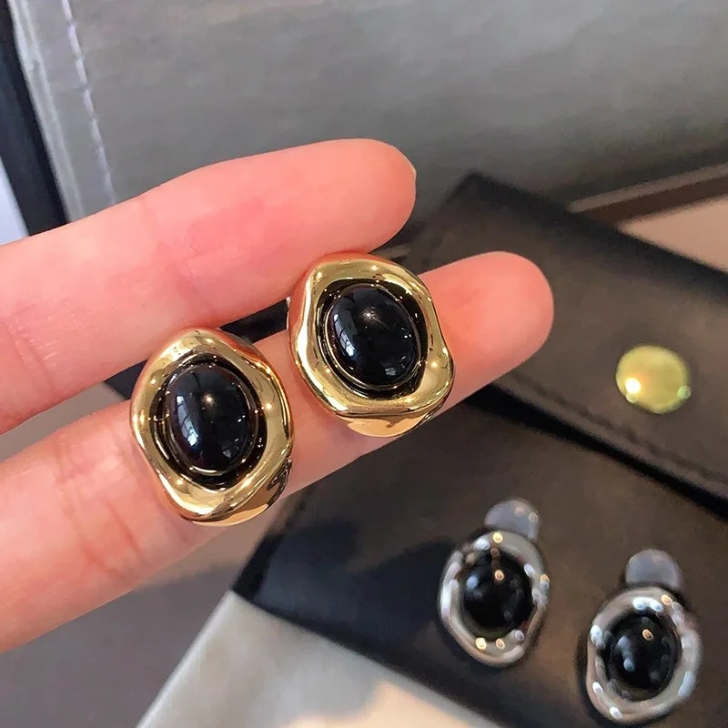 Retro Shaped Irregular Black Agate Inlaid Earrings for Women High-end feel Neutral Punk Unique Design Simple All-match Earrings
