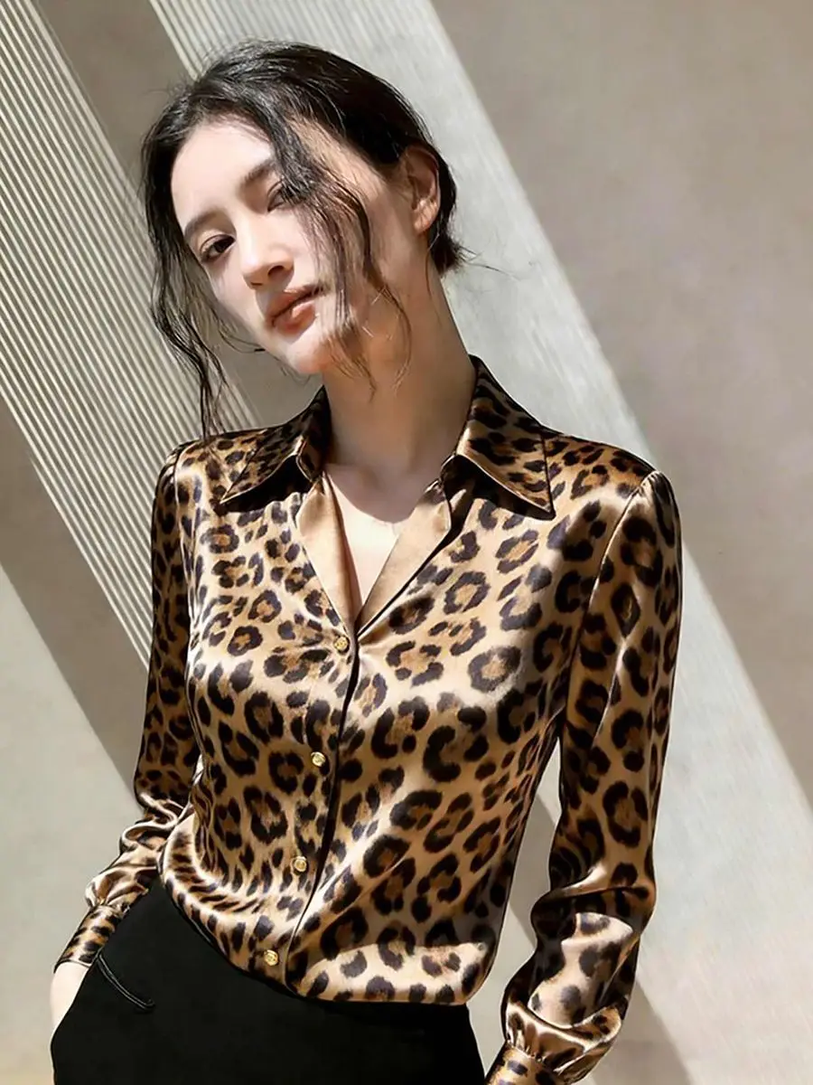 2026 Spring Top Women's Careful Temperament V-Neck Long-Sleeved Printed Leopard Print Shirt Women's Fashion Lady Shirt Vintage