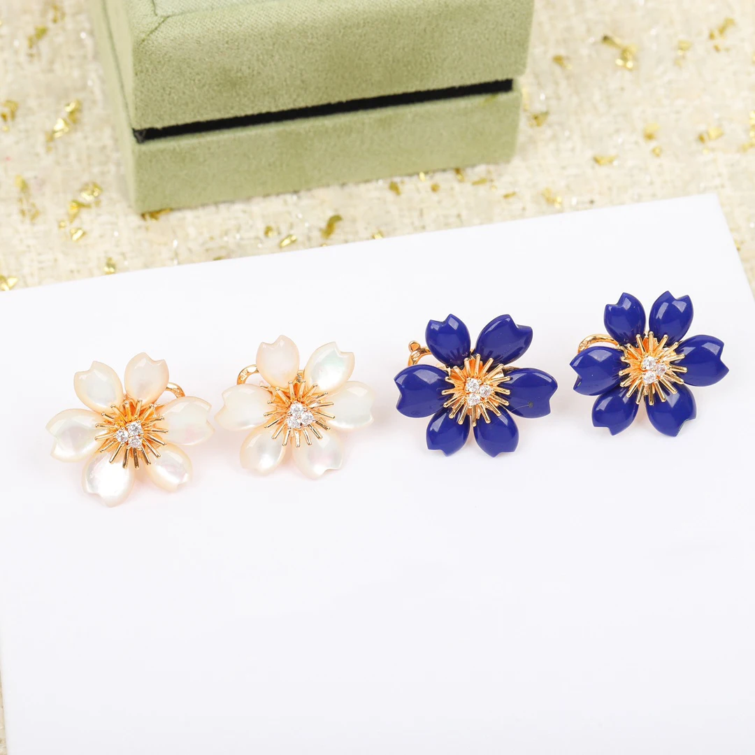 

Trend Brand Christmas Flower Top Quality Luxury Earrings Women Designer Top Quality Exquisite Jewelry