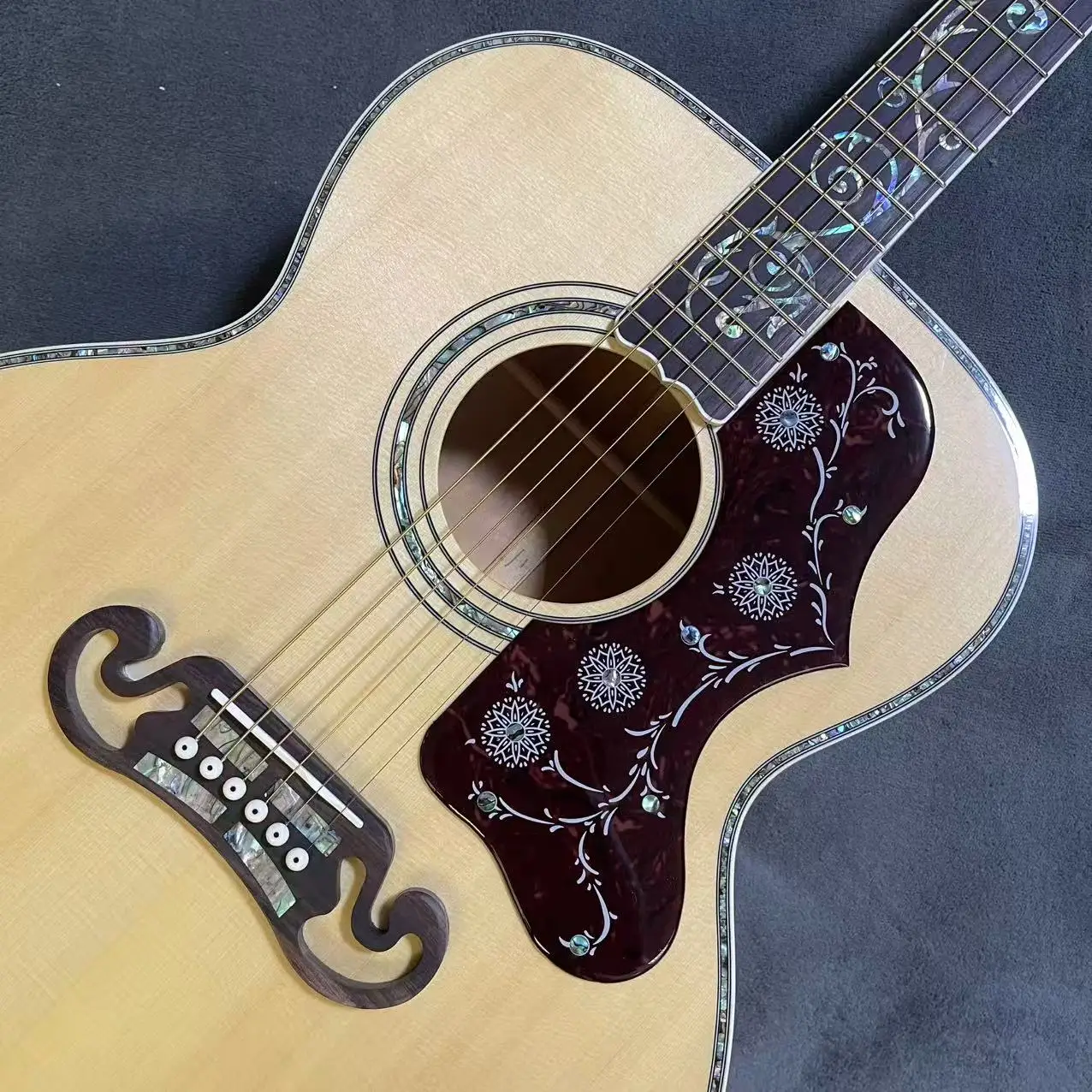 Guitarra acústica de madera maciza serie J200 de 43 pulgadas, color madera natural, tapa de abeto, diapasón de madera rosa, 6 series
