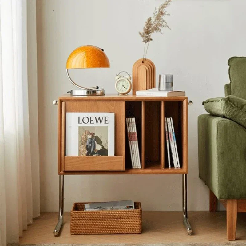 Wooden bedside tables in northern Europe, bedroom make-up, bedroom bedside tables, mobile bedrooms