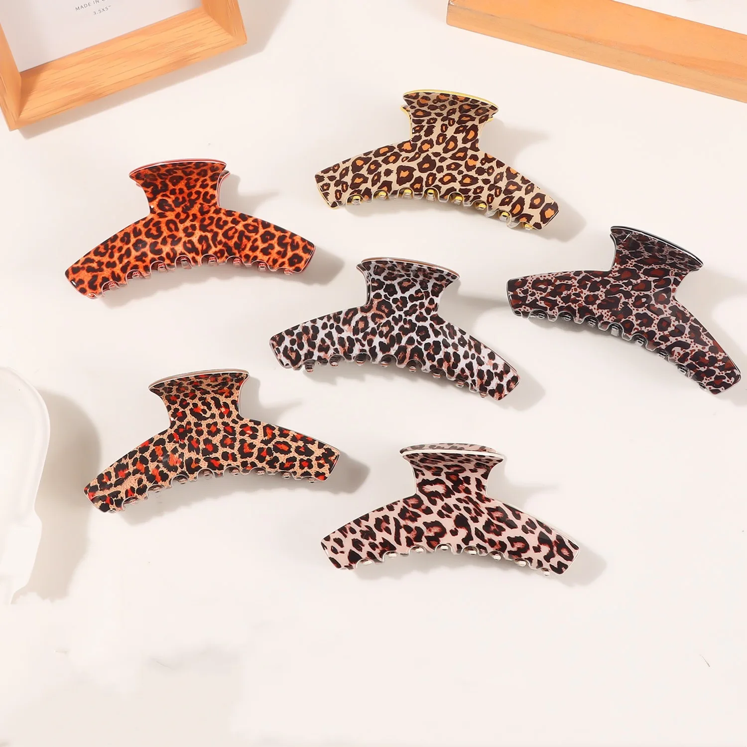 

New Fashion Leopard Series Hair Claw Retro Korean Style Shark Clip Colorful Large Ins Claw Clip Hair Accessories for Women Girls