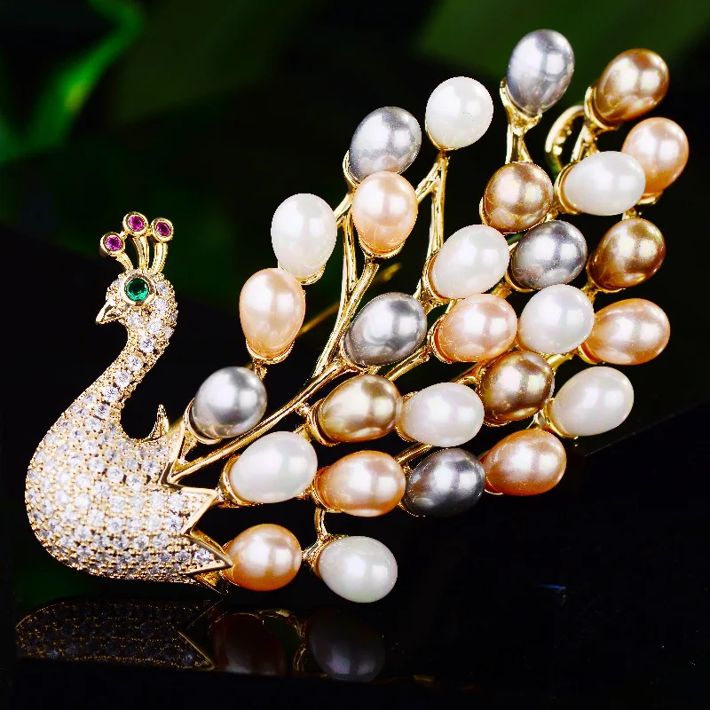 Luxury Cubic Zircon Peacock Brooch Atmosphere Peacock Open Screen Freshwater Pearl Brooches for Women Accessorie Elegant Jewelry