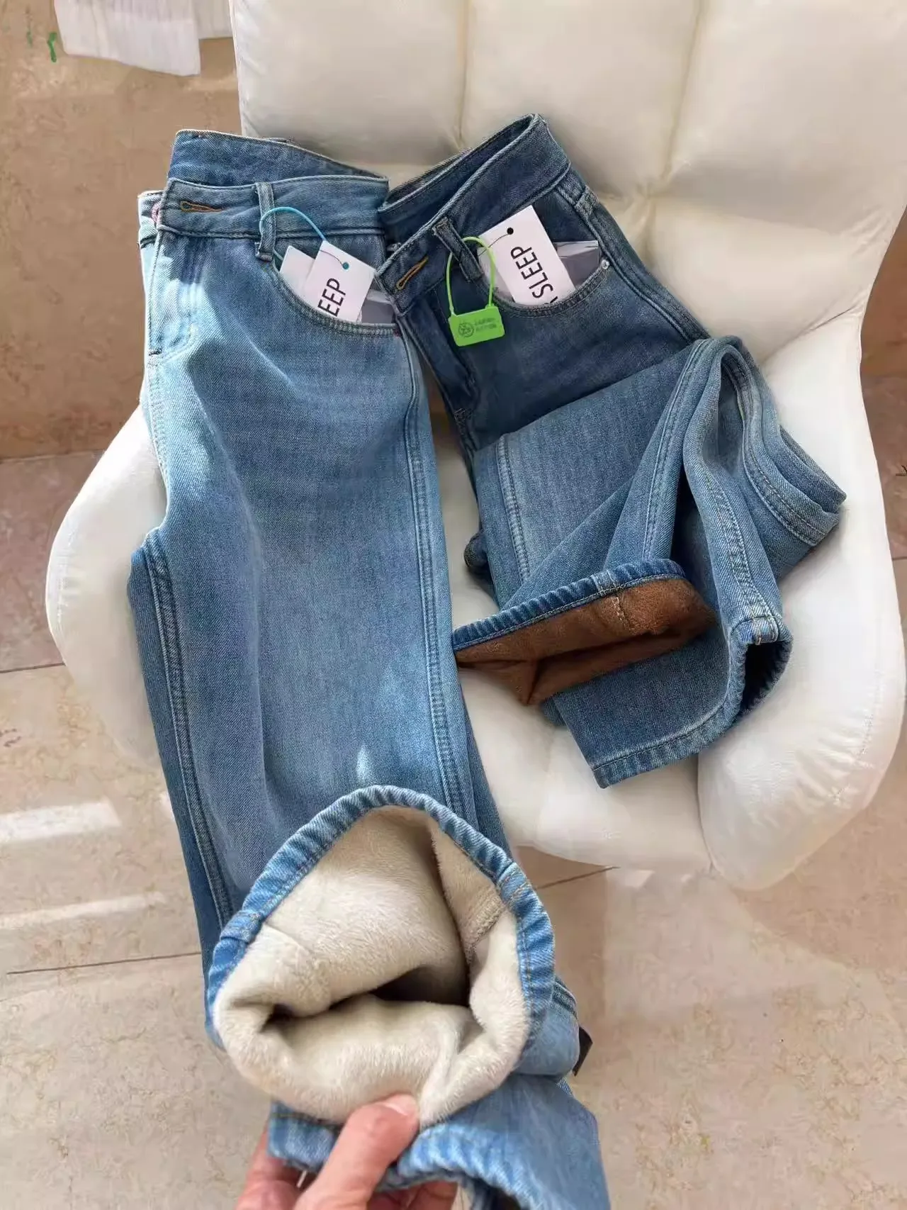 Slimming High Waist Fleece Lined Straight Leg Jeans Women's Winter New Style Drapey Versatile Wide Leg Pants Casual Denim