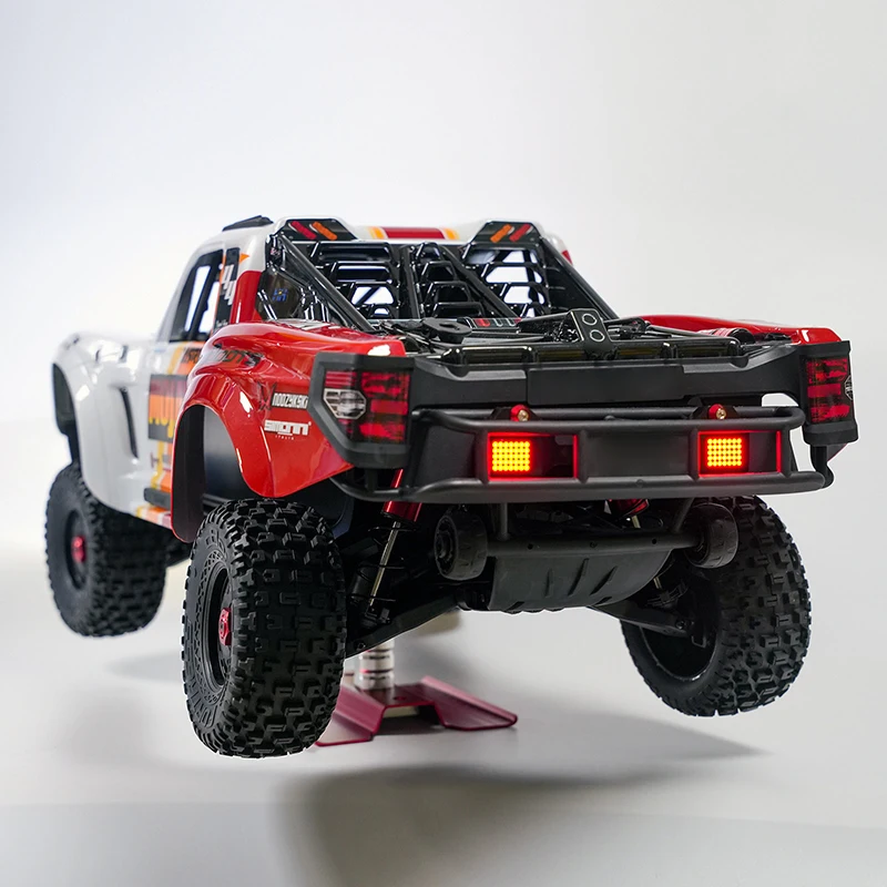 Simulation LED Taillight Ceiling Light Spotlight for 1/8 RC ARRMA MOJAVE 4S 4X4 Desert Truck Car RC Car view 4