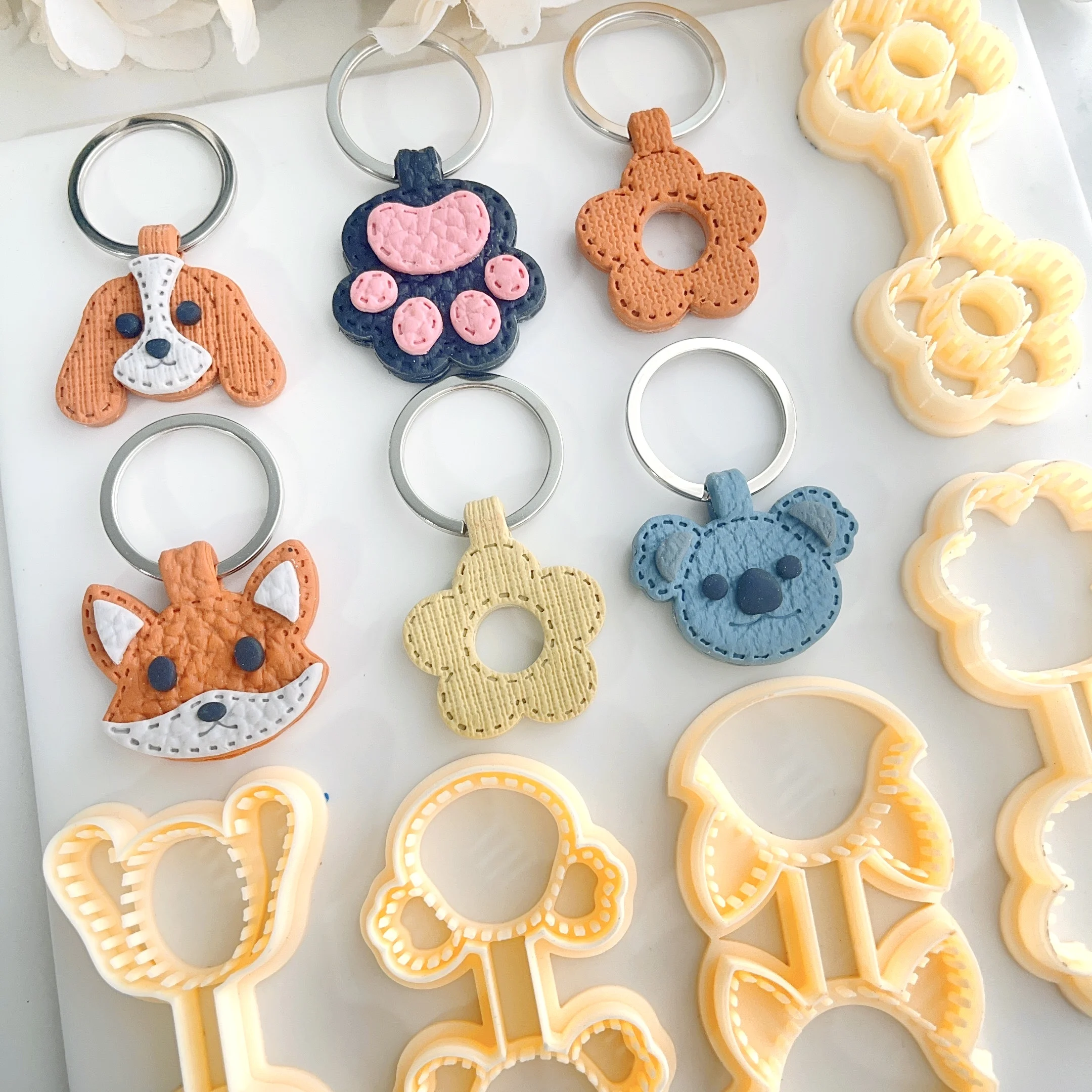 Brelok do kluczy Stitch ClayCutters Cat\'s Paw Leather Keychain ClayCutters Clay Cutters Stitch Keychain Polymer Clay Cutter for Jewelry