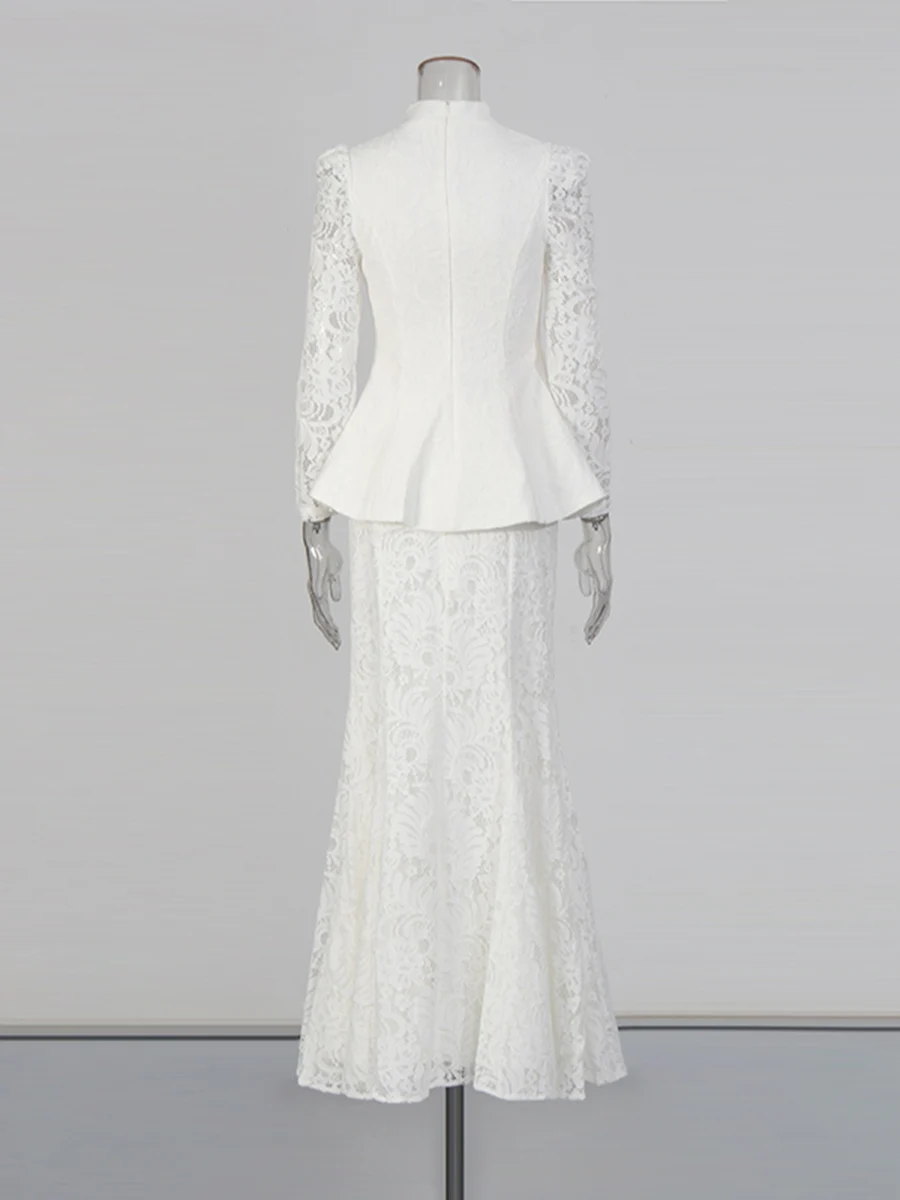 ชุดเซ็ตสองชิ้น CHICEVER สีขาวประดับเลื่อม แต่งปกตั้ง แขนยาว เสื้อแจ็คเก็ตหรูหราสง่างาม พร้อมกระโปรงแฟชั่นใหม่สำหรับผู้หญิง