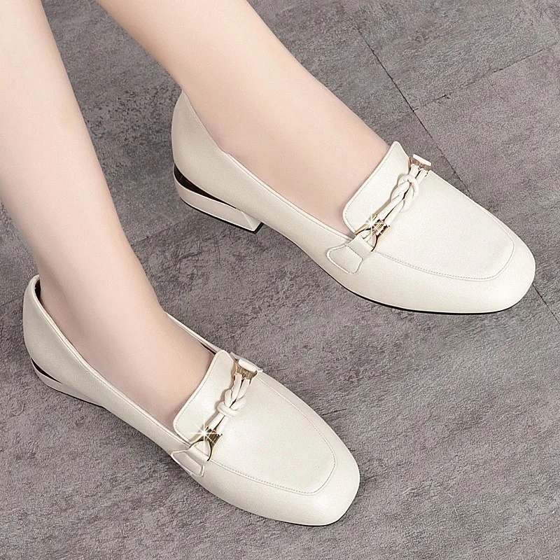 Spring Autumn Ladies Genuine Leather Soft Loafers Flats Shoes Women's Comfort Soft Sole Slip-On Casual Shoes Mom Shoes Plus Size