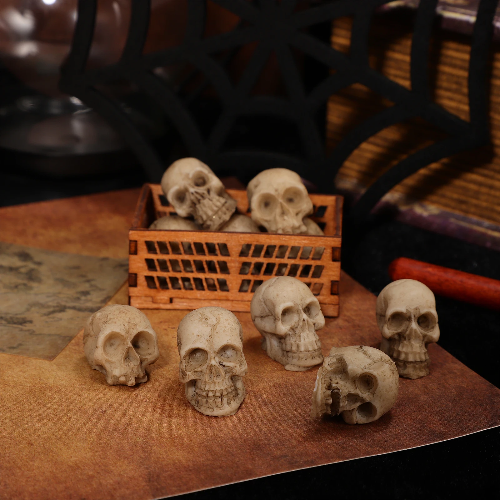 

20 Pcs Resin Skulls Skull Decors Decor Gothic Halloween Skeletons Scary Desk Tabletop Flowerpot Balcony Garden Statue