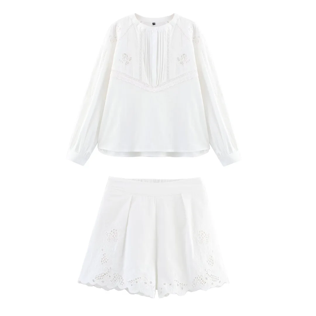 

Hollow Out Embroidery Shirt For Women Elegant White Blouse 2025 New Summer Chic Casual Loose Pleated O-Neck Long Sleeve Shirts