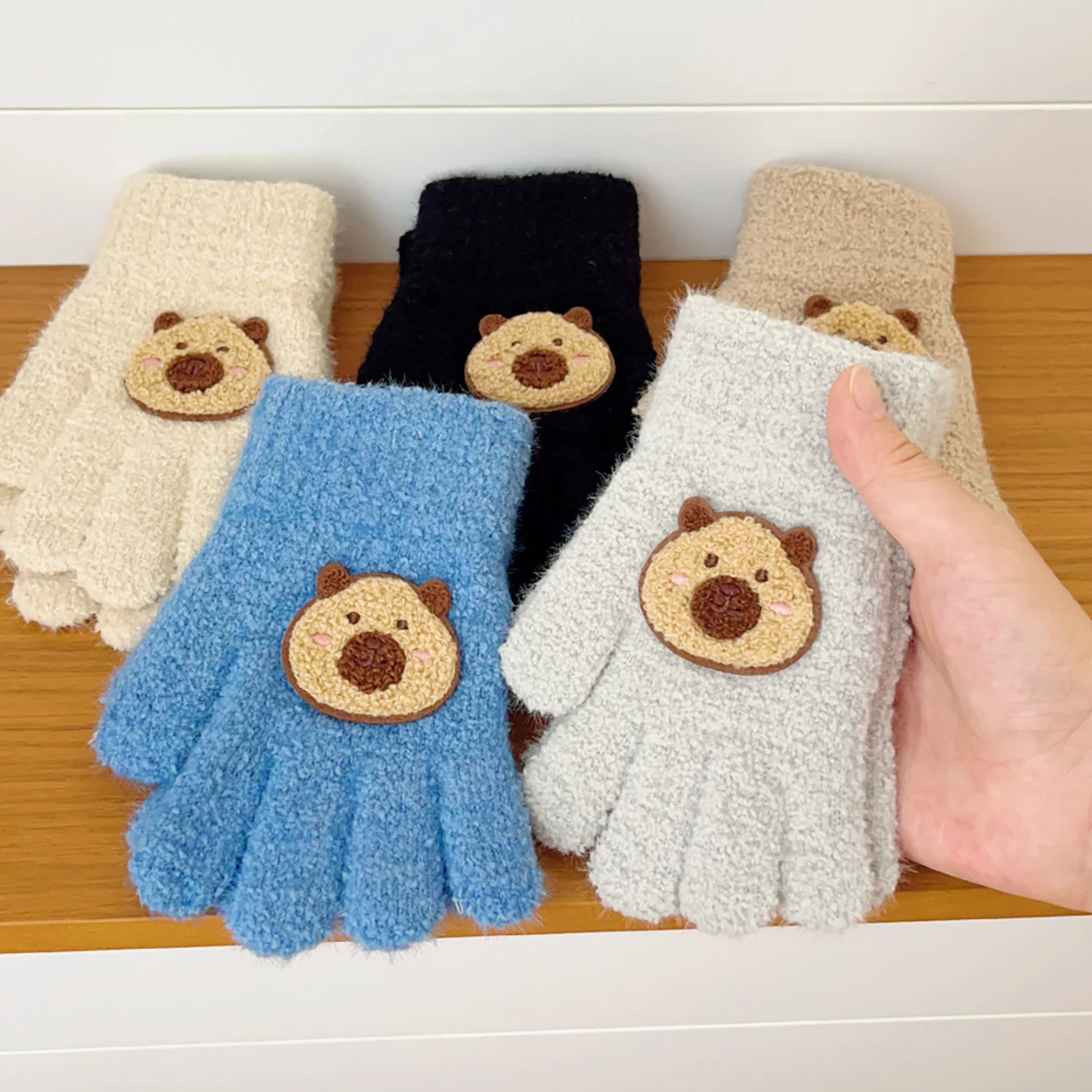 

Милые детские перчатки с героями мультфильмов, зимние теплые мягкие варежки из овечьего флиса, утепленные варежки с длинными пальцами для мальчиков и девочек, детские противохолодные перчатки