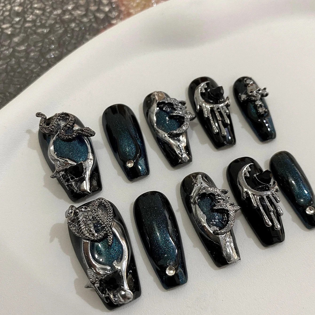 10pcs Y2K Fake Nails Cyberpunk Blue Cat's Eye False Nails Full Diamond Heavy Industry Ballet Nails Sweet Cool Girl Handmade Nail