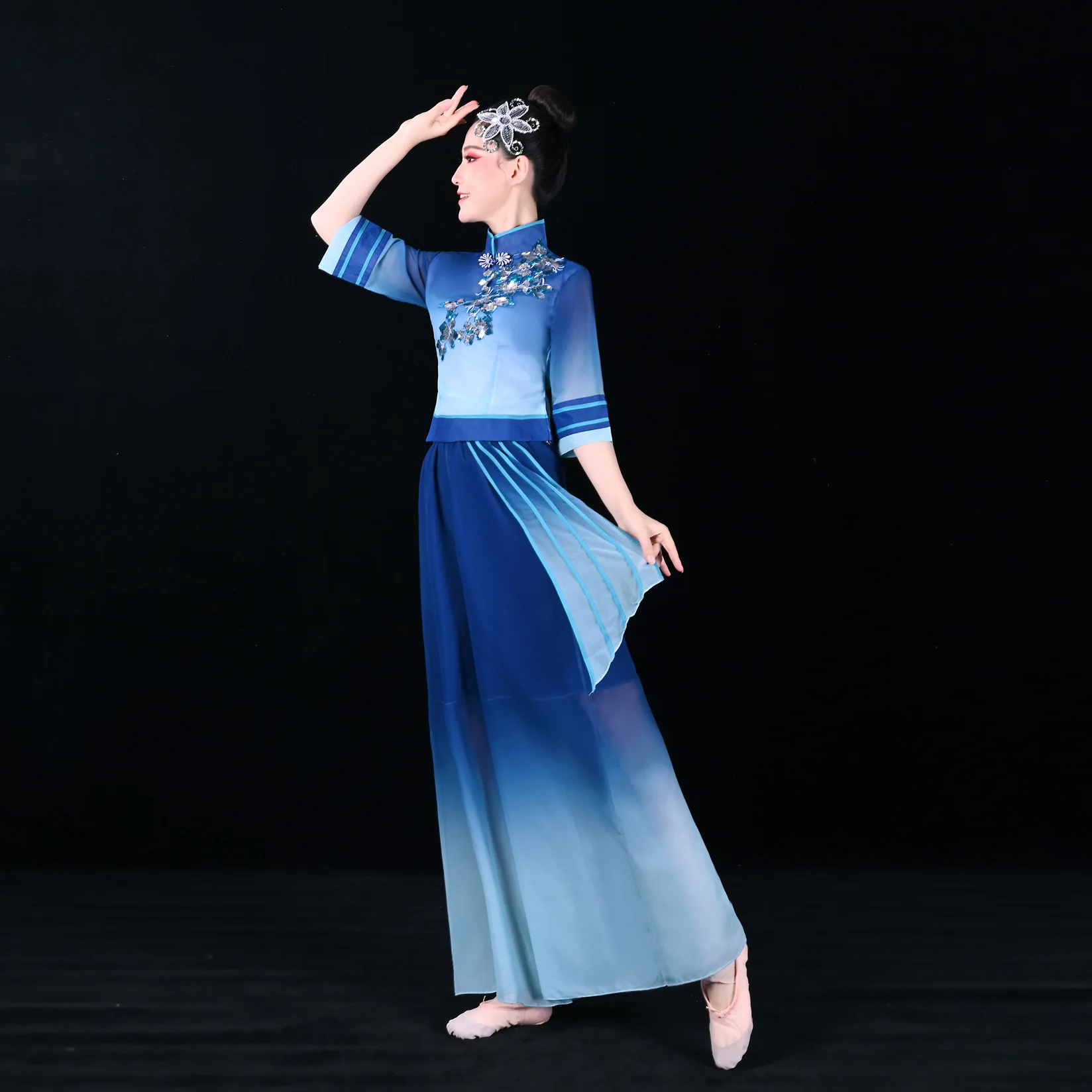 Chinese Traditional Classical Dance Costume 2024 New Ethnic Stage Performance Fan Folk Dancing Clothing Yangko Outfit Dancwear