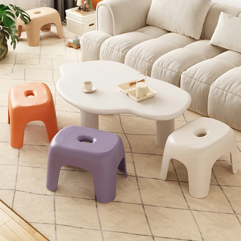 Pouf Nordic Step Stool Living Room Plastic Designer Gaming Foot Stool Space Saving Hallway Sex Modern Tabouret Patio Furniture