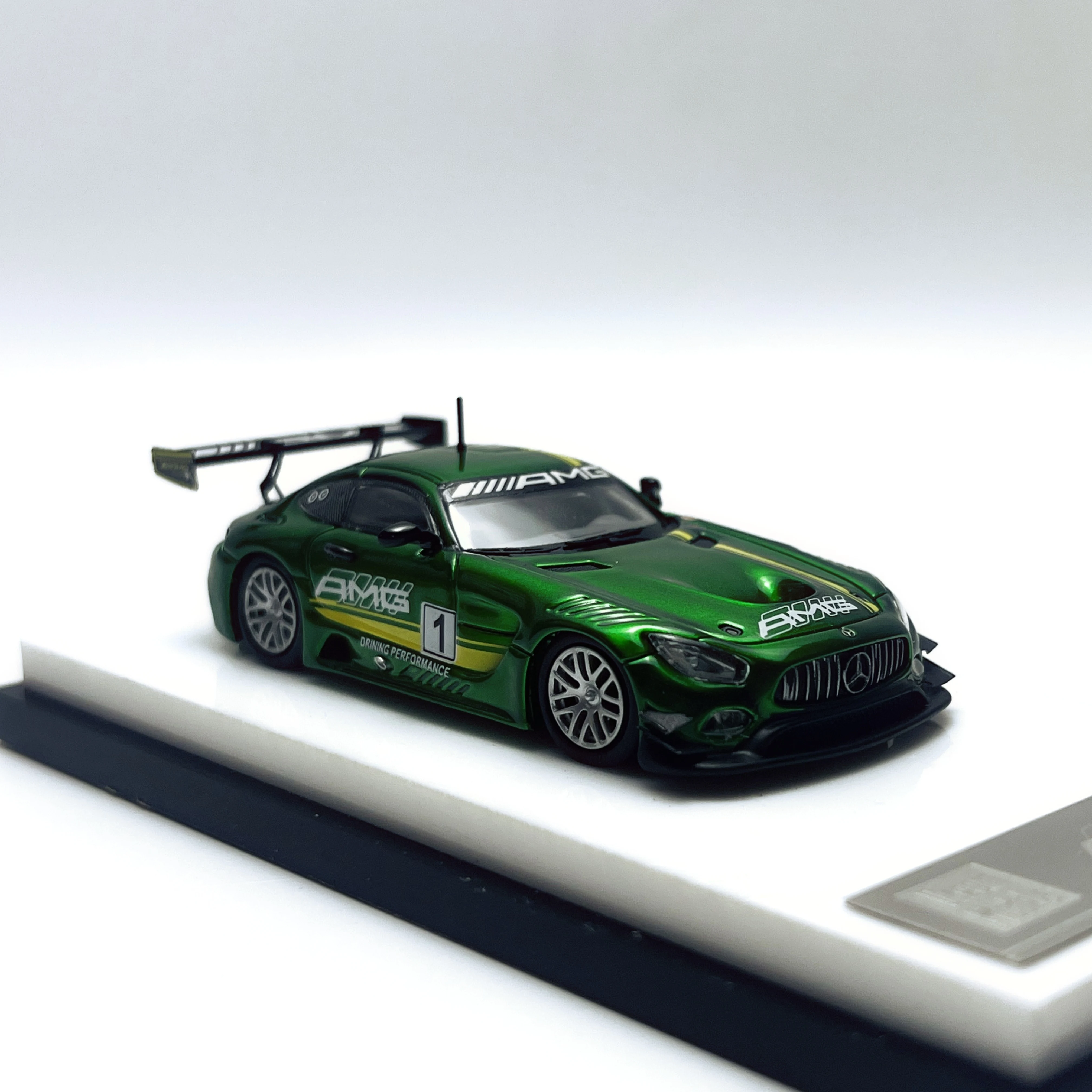 

Dream Models 1/64 Scale Mercedes-Benz AMG Artificial Resin Car Model Collection Toy Gift Display Ornament