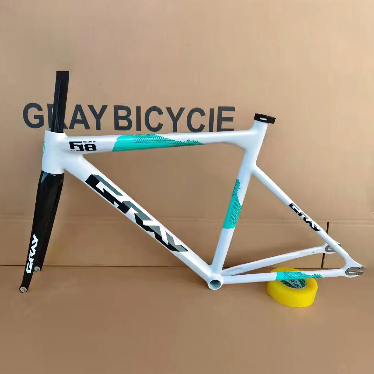 Gray F18 Fixed Gear Bike Frame Aluminum Alloy Material Fits 700C Wheels Fixie Flip-flop Bicycle Cycling Parts