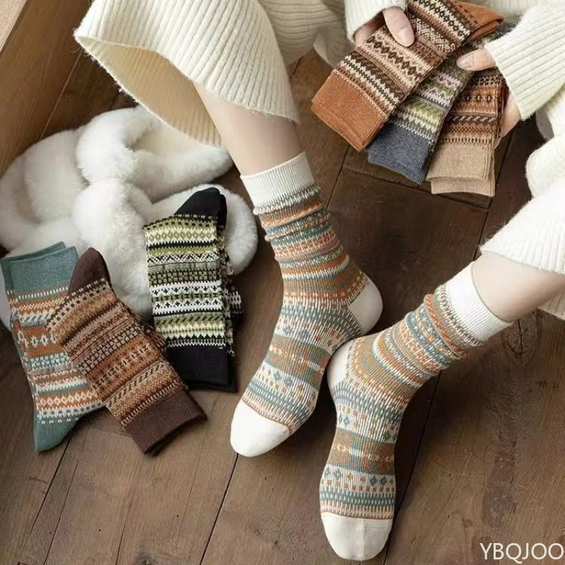 7 Paar Retro-Ethno-Stil Mid Tube High Elasticity Damensocken für Frühling und Herbst Outdoor Wear Trend Nischensocken 2025