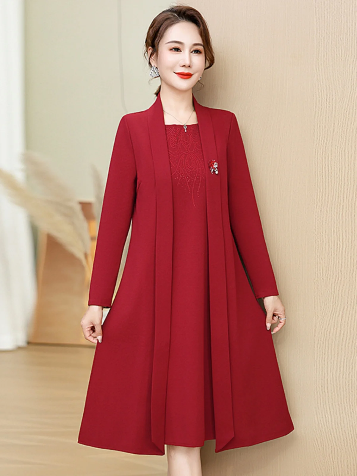 

Elegant Mid-Length Maternity Wedding Dress Fake Two-Piece Set Fashionable Loose Fit with Rhinestones for Women Aged 40-49