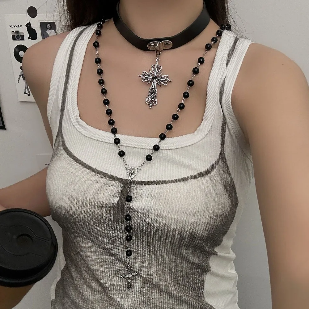 Y2K Subculture Baroque Hollowed-out Cross Pendant Collar Black Beaded Fold Wear Long Necklace for Women Personality Punk Jewelry
