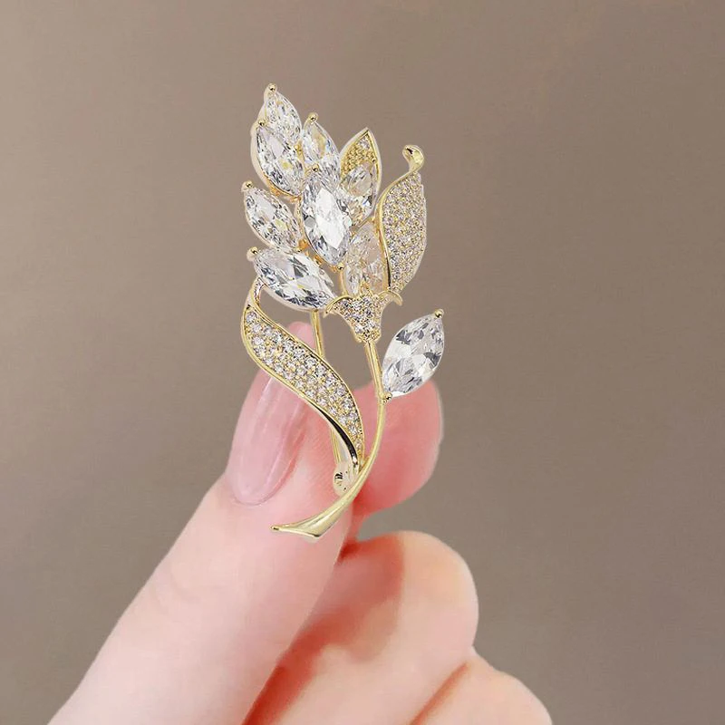 Fashion Exquisite Tulip Flower Brooch For Women Girls Elegant Unique Corsage Versatile Shiny Brooches Clothing Accessories Gifts