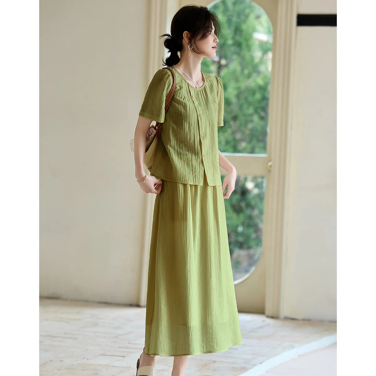 

French Tencel two-piece women's summer new asymmetrical temperament fashionable short sleeved shirt high waisted skirt set