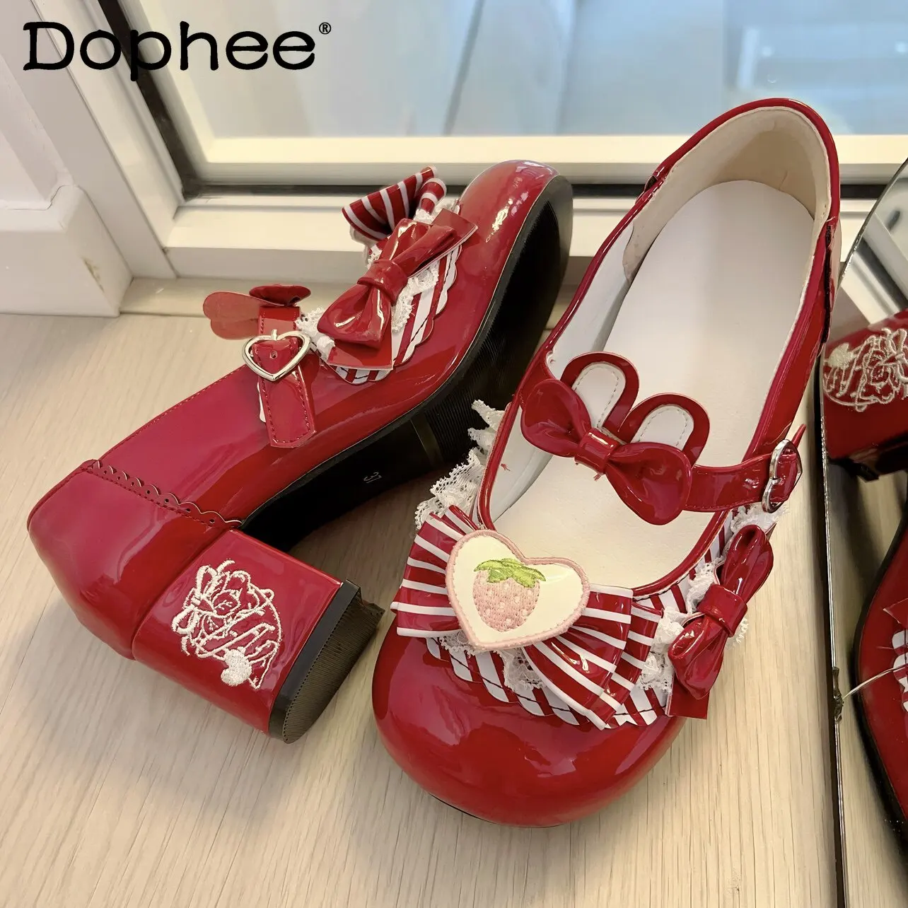 

Original Girls Daughter Sweet Cute Lolita Strawberry Mid Heel Pumps Leather Shoes New Spring and Summer Girls Women's High Heels