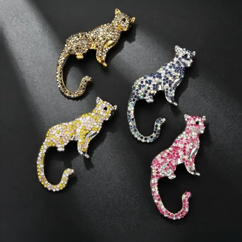 Vintage Rhinestone Cheetah Brooch Unique  Animal Shape Pin for Women Jacket Shawl Dinner Party Jewelry Gift