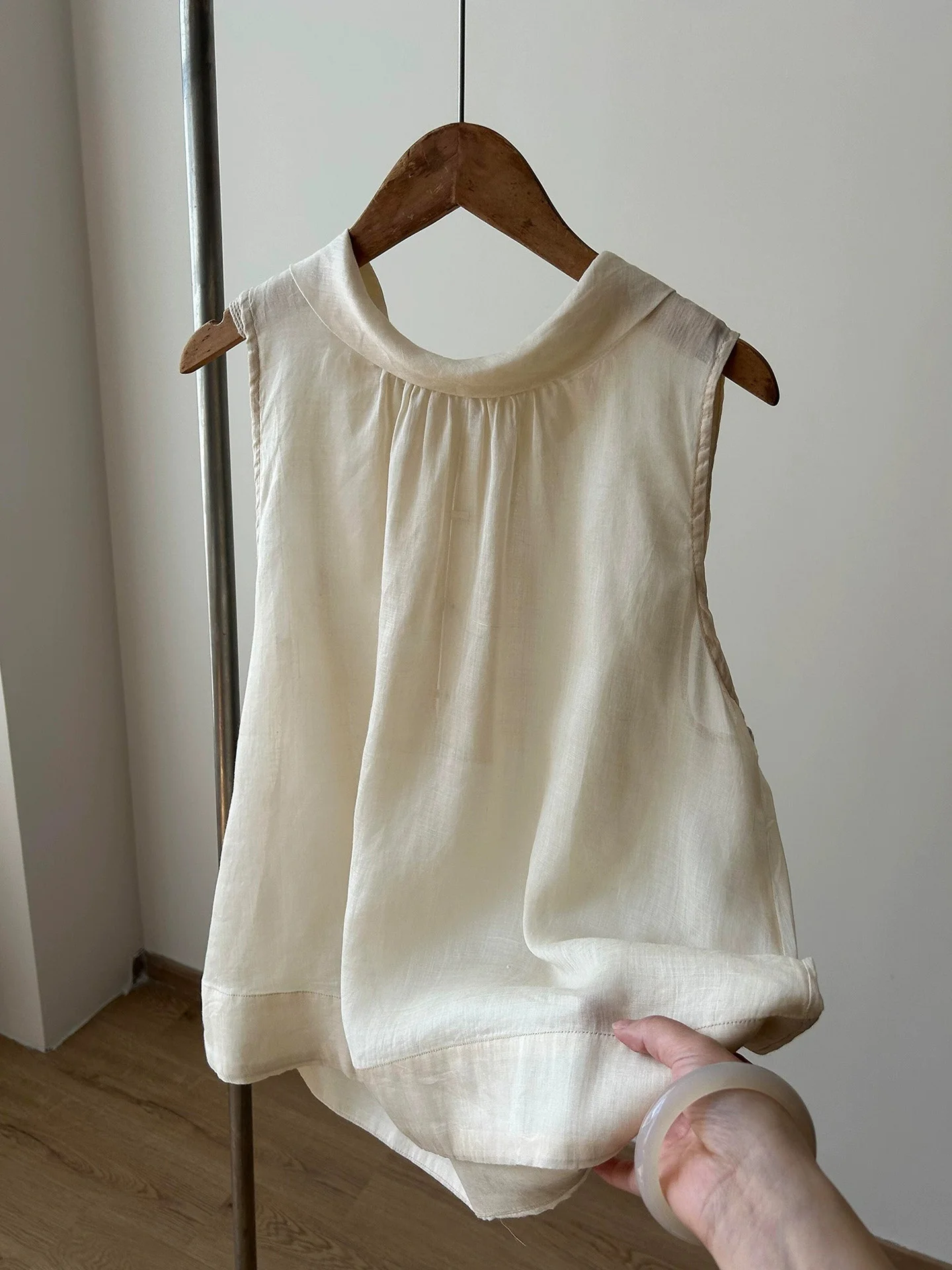 Csa Sem Mangas Casual Solta em Cor Sólida para Mulheres, Design de Verão com Ombros à Mostra, Estilo de Trabalho, Versão C...