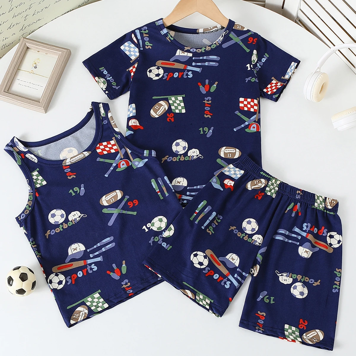 3-teiliges Set aus Kinder-Shorts mit Ball-Print, Weste, Shorts, Hosen-Kombination, bequeme Schlafanzüge für Jungen, Hauskleidung – Detail 2