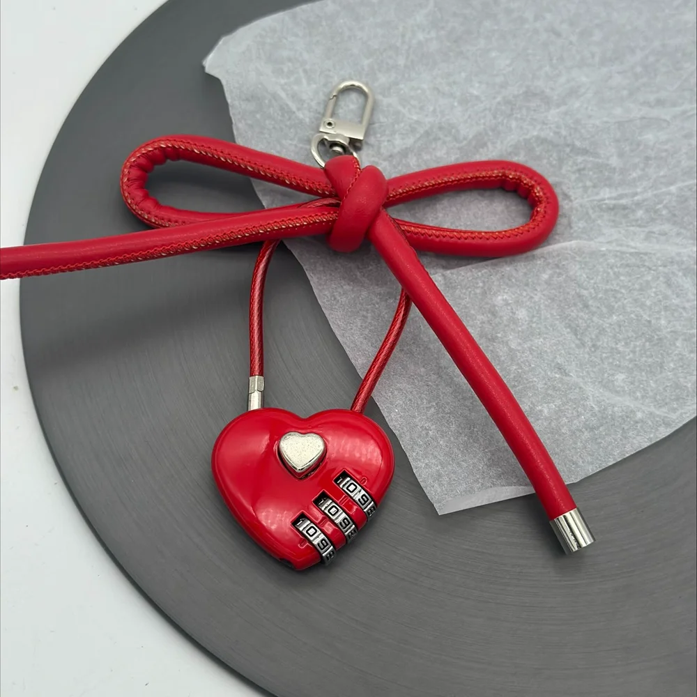 Y2K Vintage Red Leather Rope Bow Love Heart Lock Keychain Harajuku Korean Fashion Purse Charm Bag Pendant Decor Women\'s Keyring