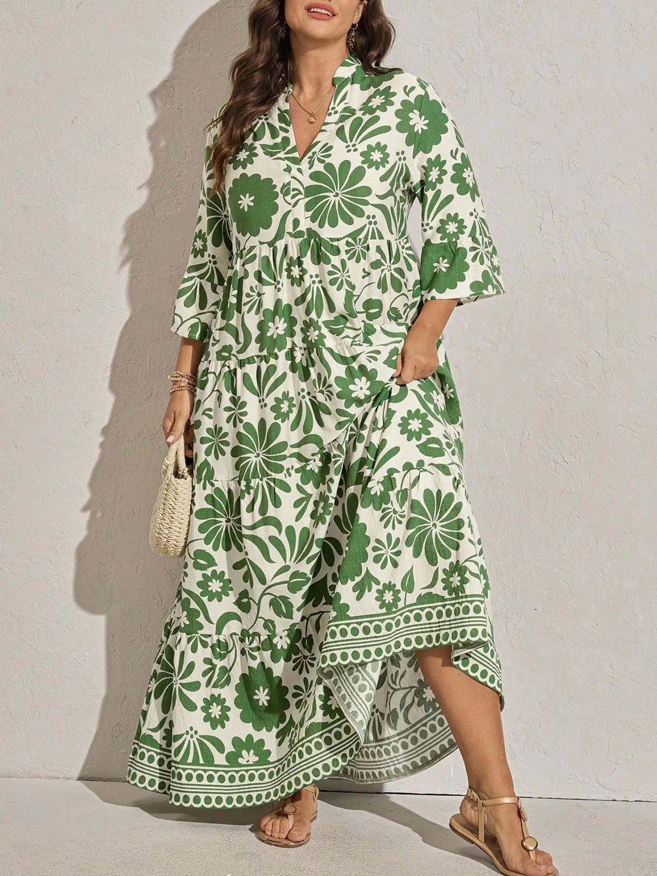 

Пляжное летнее платье макси больших размеров с цветочным принтом, расклешенными рукавами и многоярусной юбкой