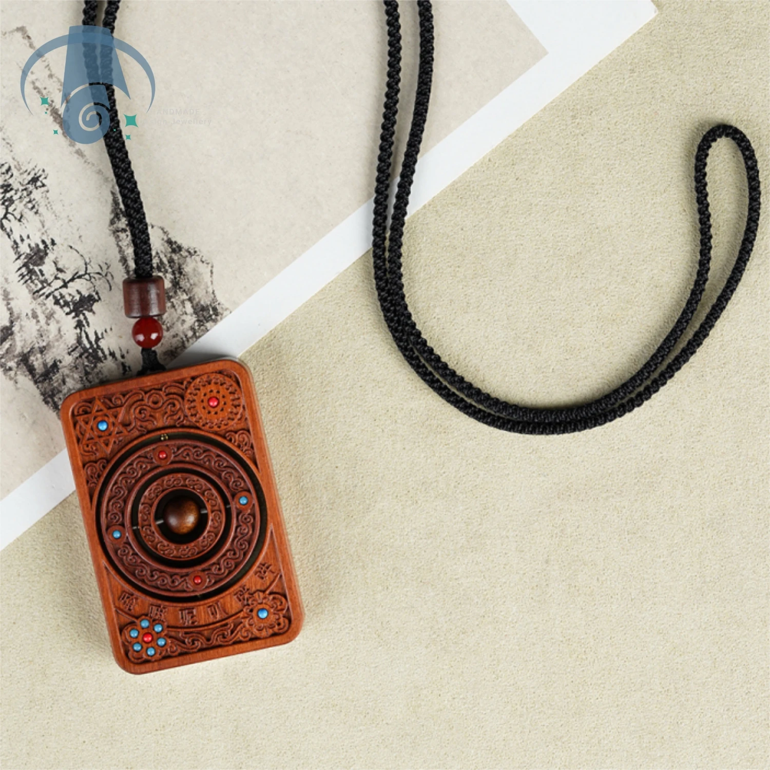 Natural Jujube Wood Hand Carved Hollow Rotating Pendant Hexagram Star Inlaid Colored Stone Amulet Necklace for Men Women Yoga