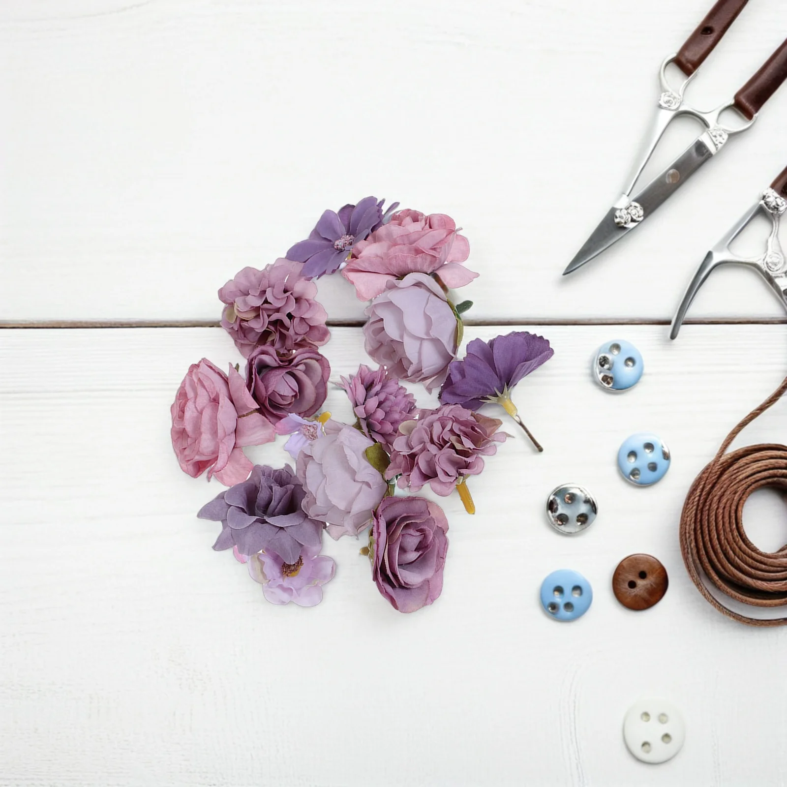 

18Pcs Mini Purple Silk Faux Flower Heads Small Artificial Roses Peonies Daisies Bridal Baby Shower Graduation Cap Cake Topper