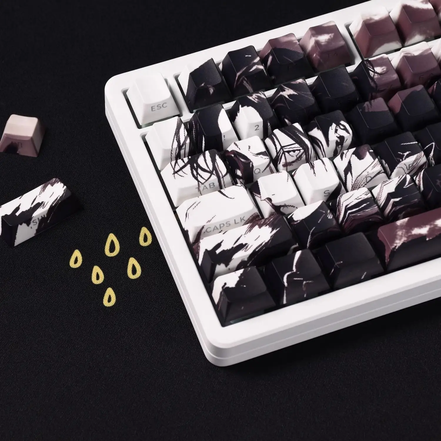 

Levi Ackerman Keycaps Anime 130+ Keys PBT Keycap Chreey Keycaps Japan Key Cap Dye-sub Mechanical Keyboard Caps for 64/68/71/108