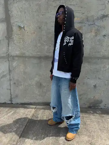 Y2K Style Hoodie with Pearl Details, Gothic Letter Print Zip-Up Hooded Sweatshirt