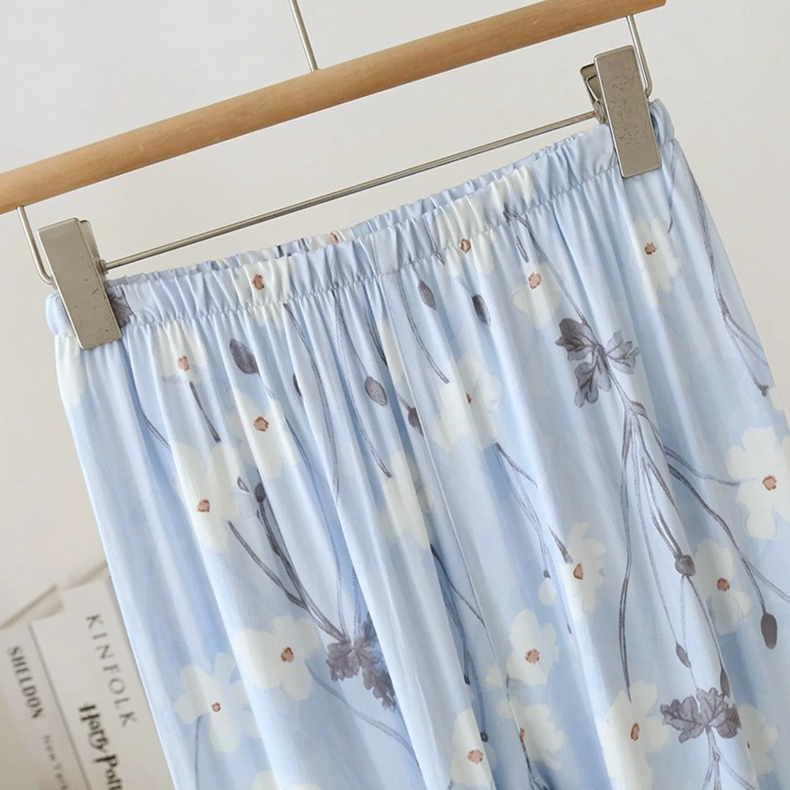 Pantaloni lunghi del pigiama a maniche lunghe larghi delicati eleganti da donna primavera e autunno vestiti sottili per la casa pantaloni corti del pigiama per le donne