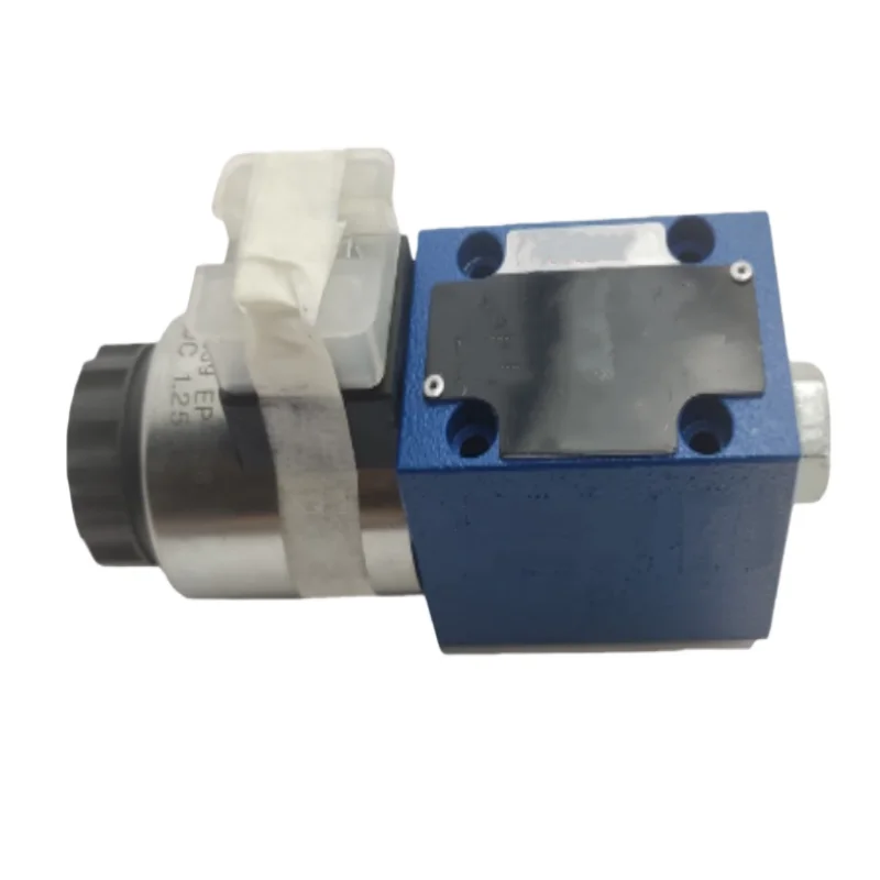 

Совершенно новый, заводской герметичный электромагнитный распределитель направления 4WE10D33/CW230N9K4 4WE6J62/EG24N9K4 4WE6E6X/EG24N9K4