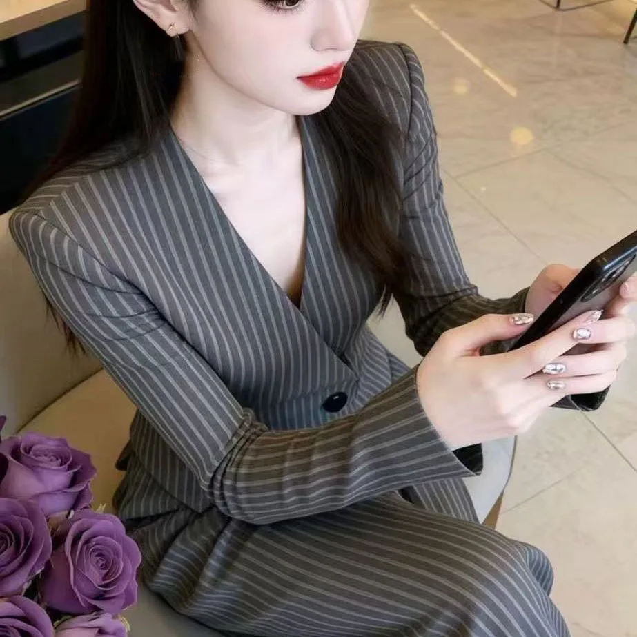 High-end Commuting Female Gray Striped V-neck Suit And Wide-leg Pants Sets Spring Autumn Short Blazer Jacket Women Outfits 2PCS
