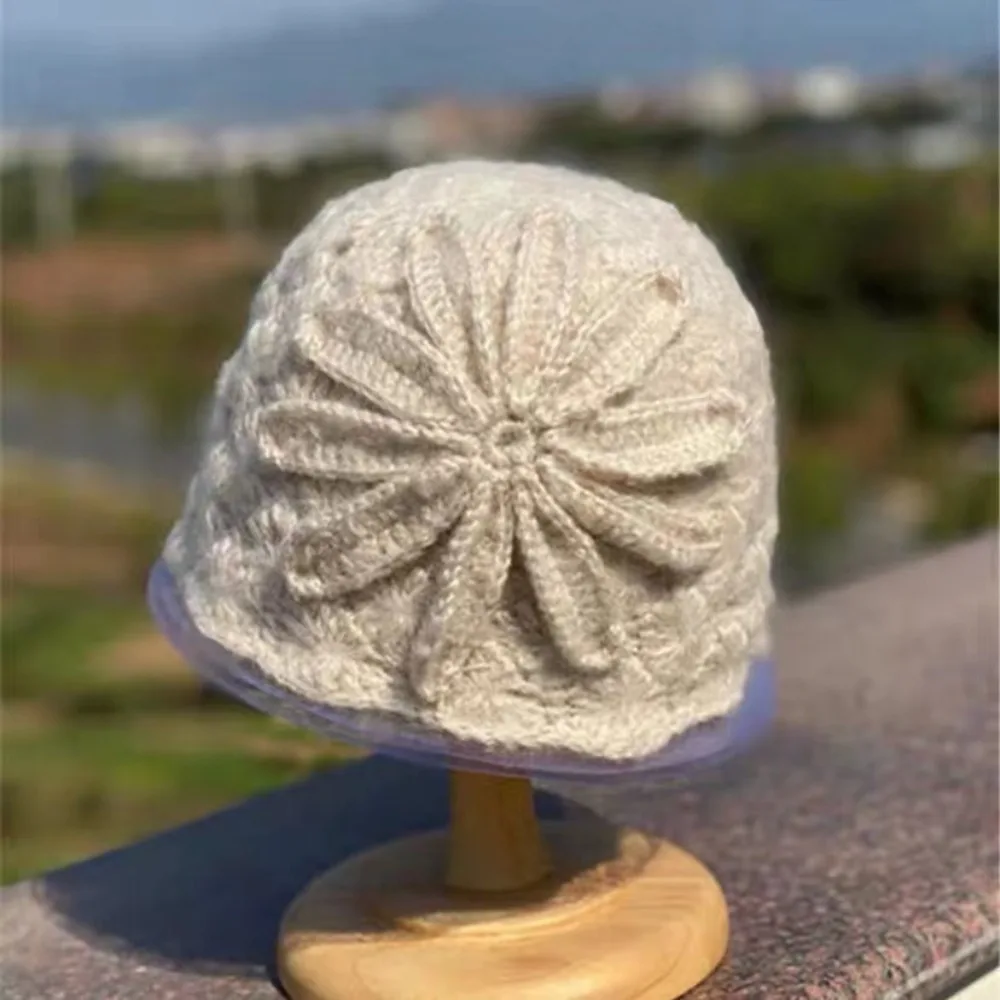 Fashionable Lace Flower Hollow Toe Cap Artistic Hollow Out Melon Skin Hat Handmade Retro Crochet Hat Head