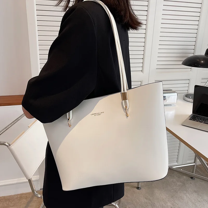 High end Design Women\'s Bag 2024 New Fashion Versatile Large Capacity Shoulder Bag Summer Portable Luxury Commuting Tote Bag