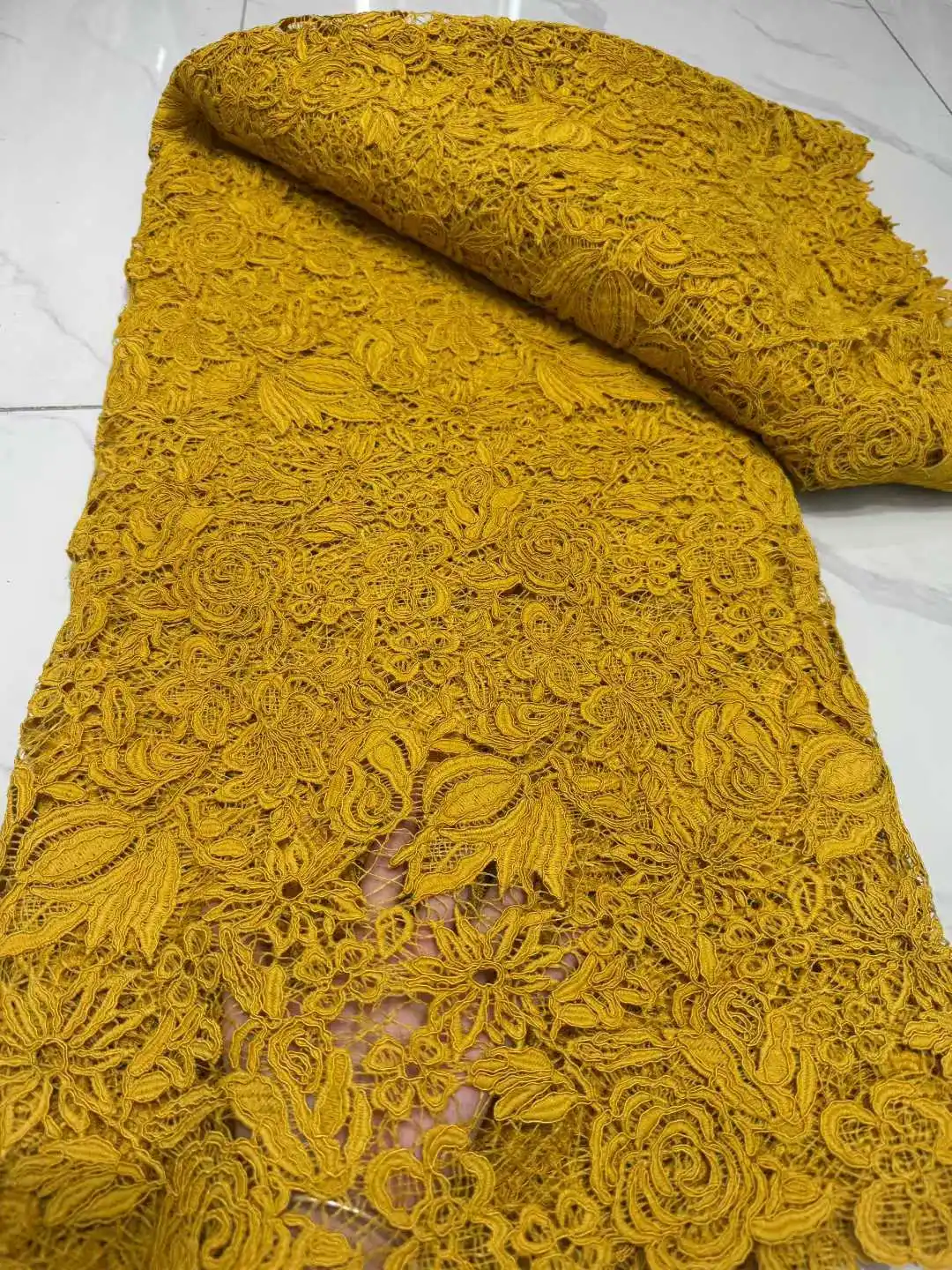 

5 Yards Latest Nigerian Guipure Cord Lace Fabric 2025 High Quality African Lace Fabric For Elegant Party Dresses.