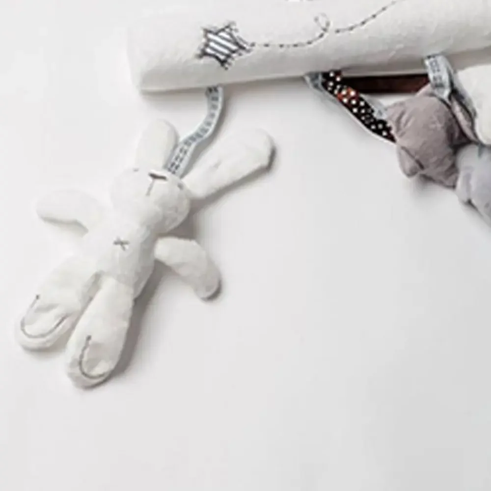 Nuevo juguete de conejo colgante de felpa suave, bonito juguete multifuncional para bebé, campana de mano, conejo, forma de estrella, cochecito, juguetes para niños pequeños
