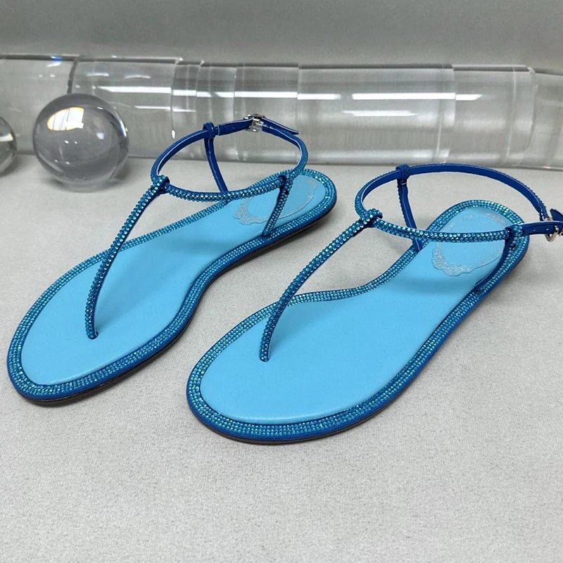 Nuovi sandali piatti con bordi in strass da donna, punta pizzicata, cinturino in tinta unita, sandali per le vacanze estive, scarpe da spiaggia sabbiose