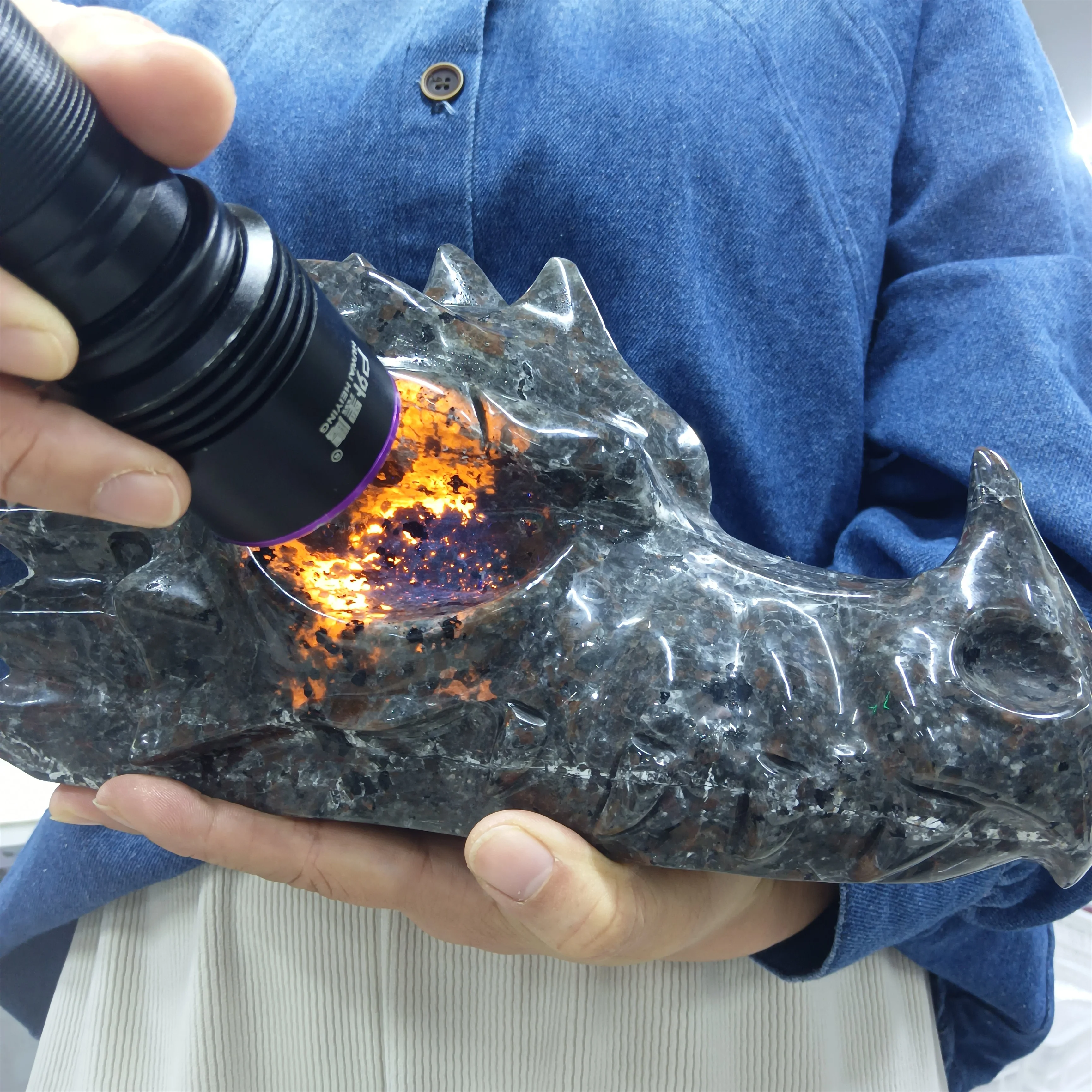 Huge Magical Natural Flame Stone Carved Dragon Skull Quartz Crystal Mineral Specimen Reiki Healing Stone Home Office Decoration