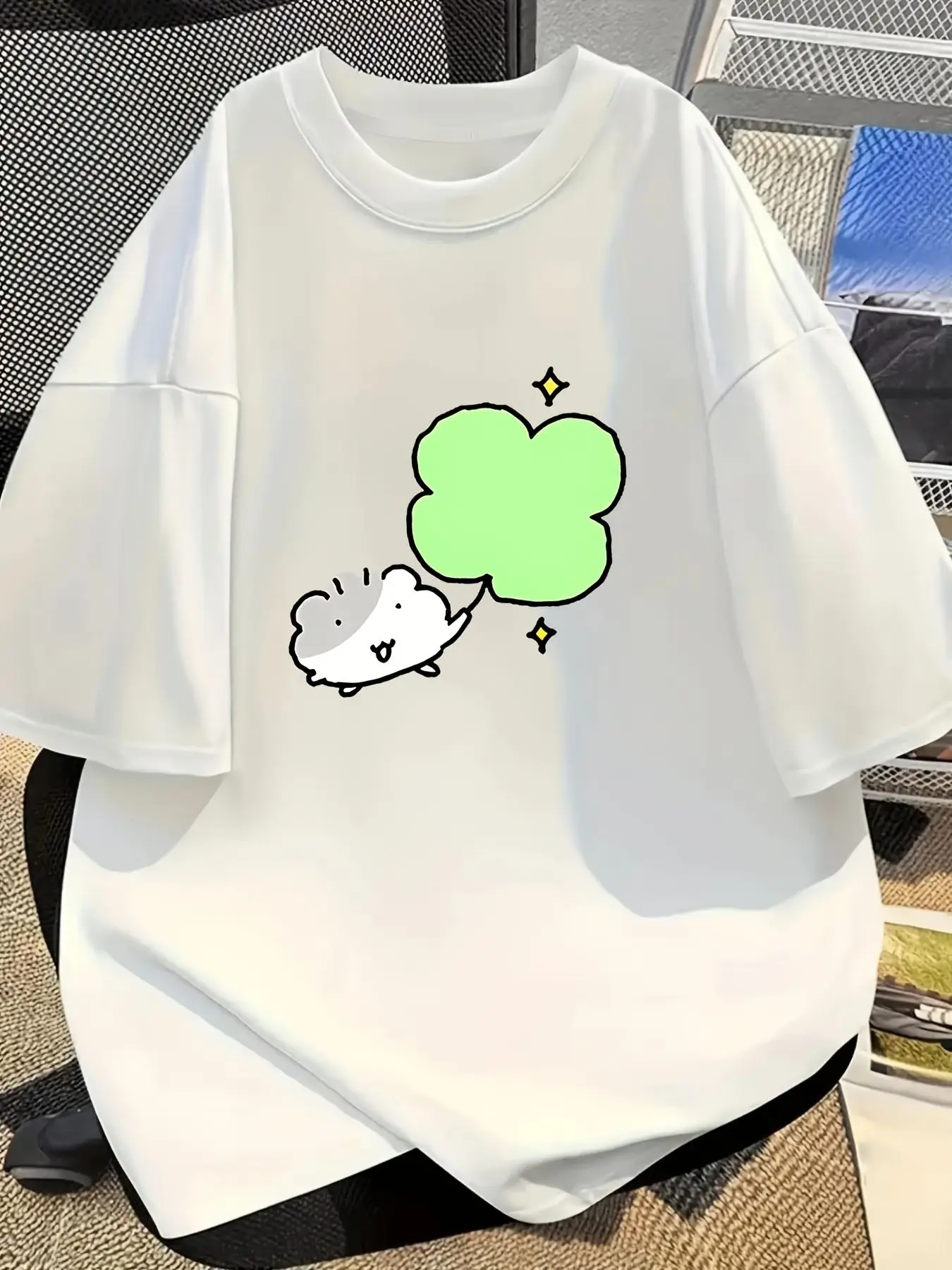 Hand Drawn Graffiti Printed T-shirt Korean Four Leaf Clover Women's Comfortable Home Clothes Round Neck Unisex Daily Wear
