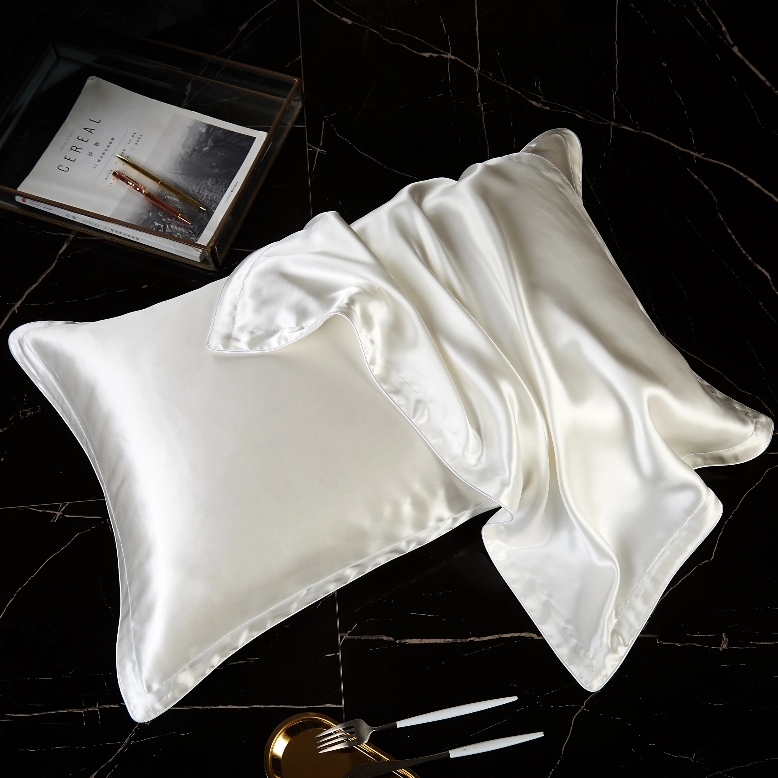 ATNKADDS New Single Sided Silk Pillowcase 19 Momme Mulberry Silk Front and Lyocell Back Skin Friendly Envelope Closure 1 Piece