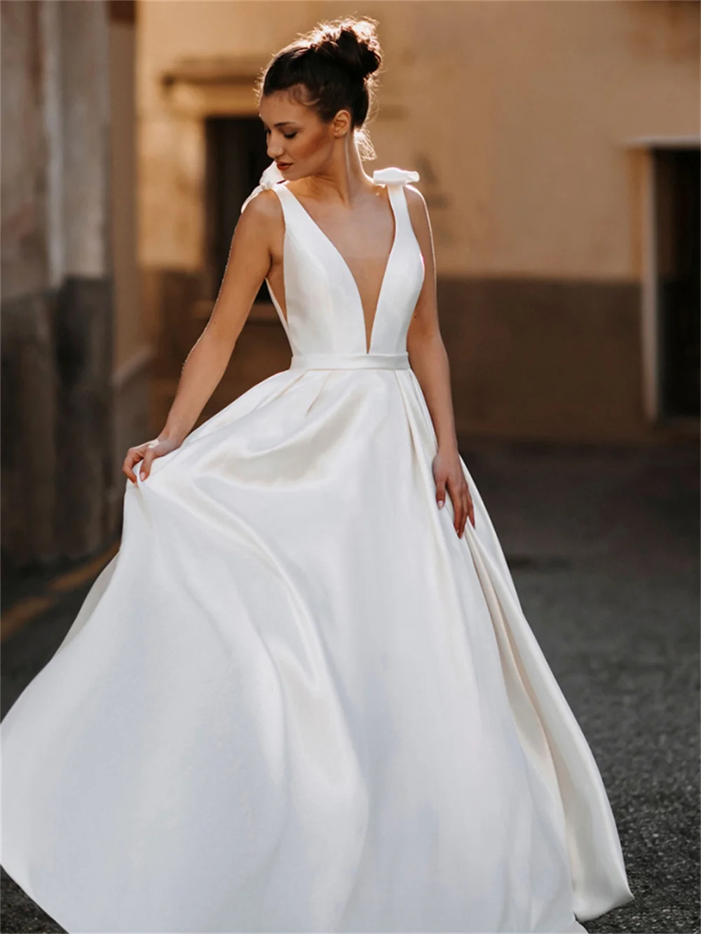 Graceful A-Line Wedding Dresses Bow Sleeveless Bride Robe V-Neck Backless New Bridal Gown Lace Spaghetti Strap Vestidos De Noiva