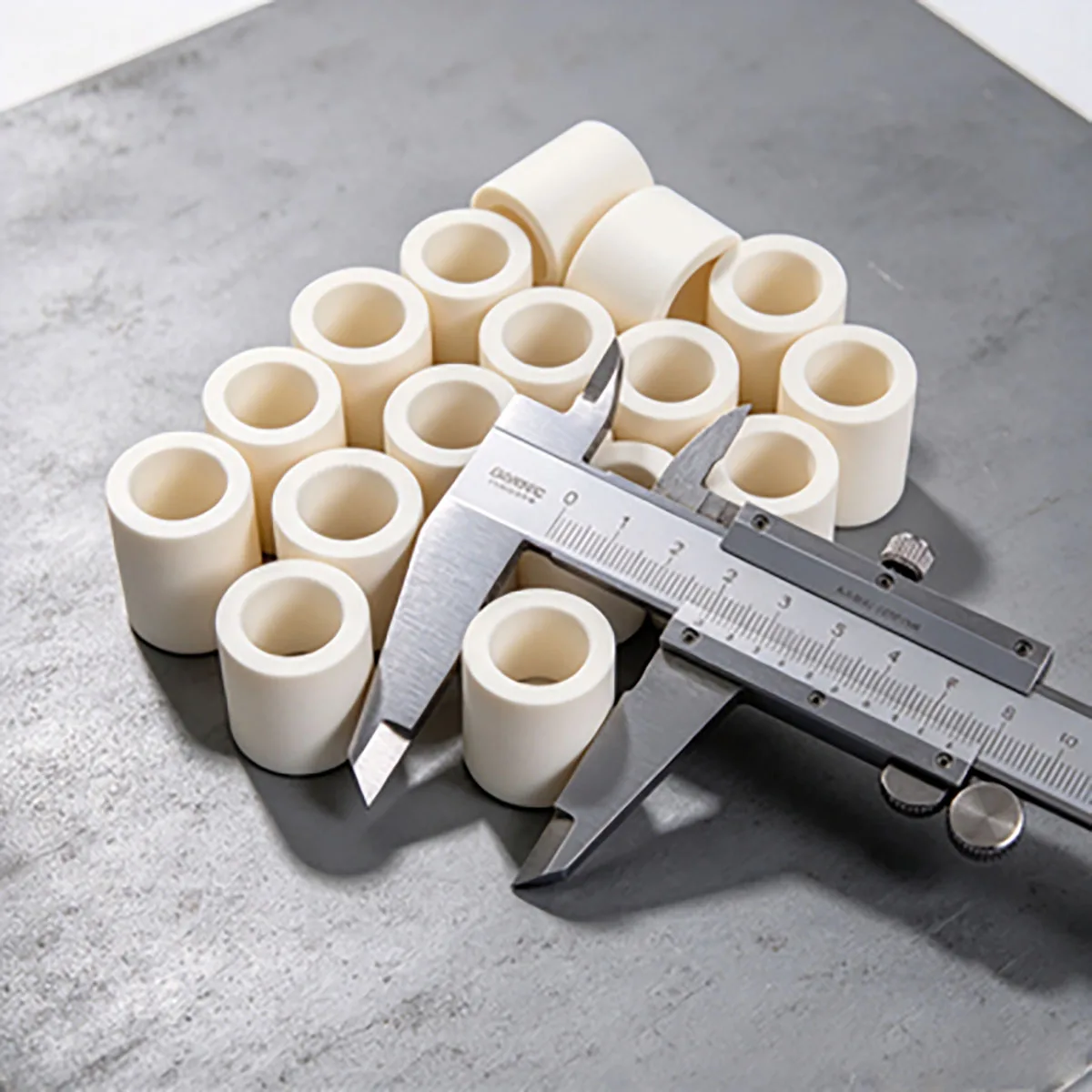 Corundum Alumina Ceramic Tube 95/99 Al2O3, High Temp Insulating Protection Bushing