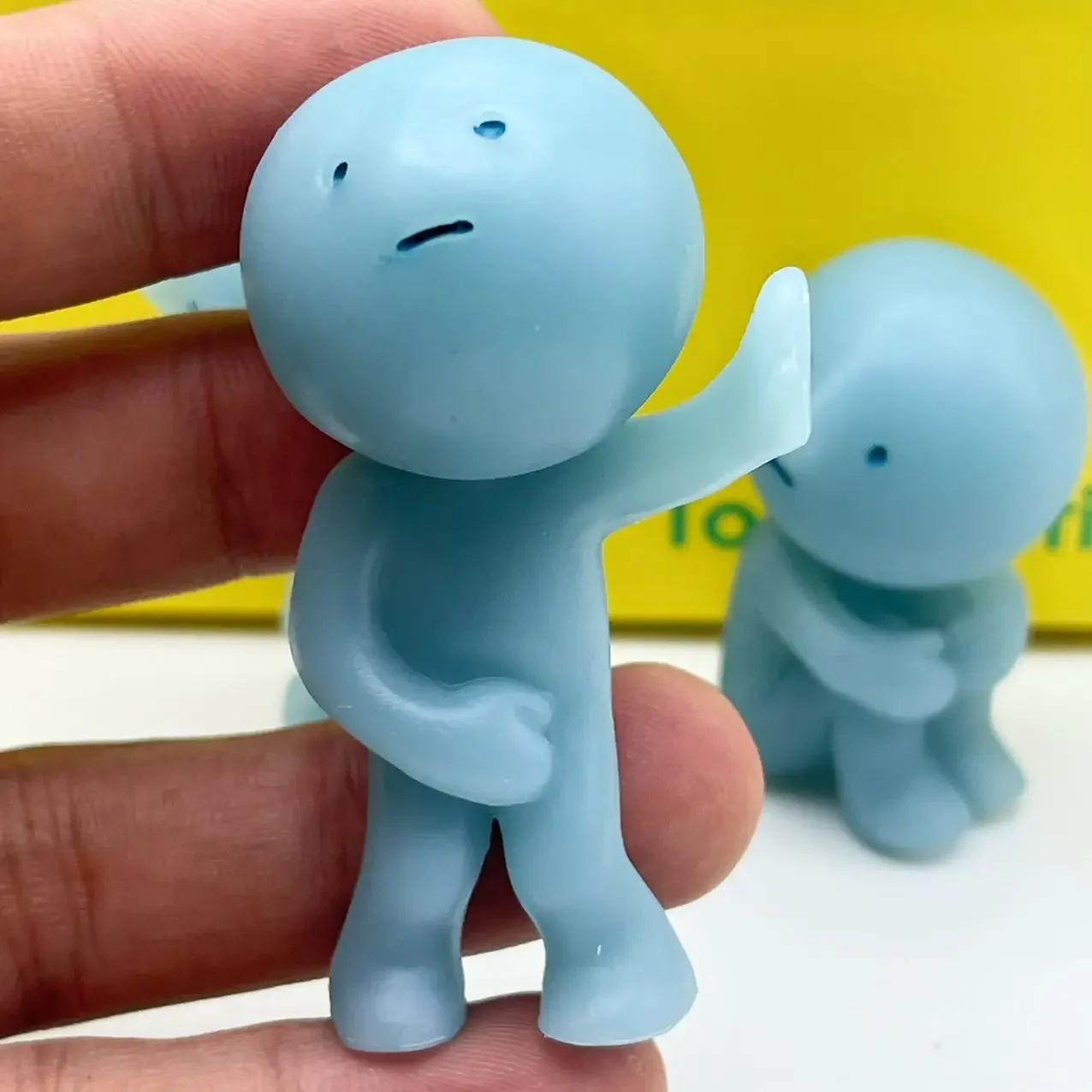 المرحاض سلسلة Smiski صندوق أعمى Noctilucent الأزرق دمية صندوق الغموض عمل أرقام دمية المشجعين الأطفال مفاجأة هدية عيد ميلاد لعبة